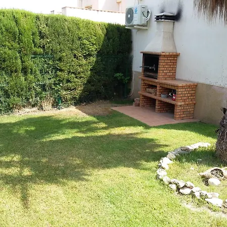 Leo Βίλα Les Tres Cales