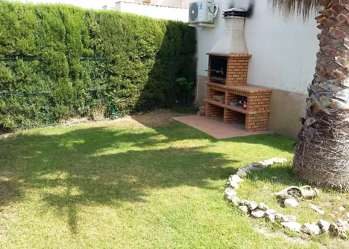 Leo Villa Les Tres Cales